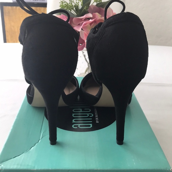 Black Suede-like 3 1/2’ Heel. Worn once or twice - Picture 4 of 7